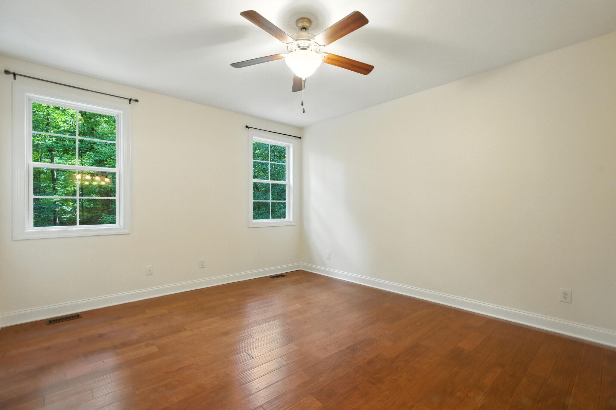 Building Photo - 1541 Louisiana Ln