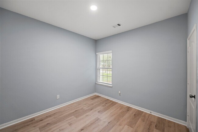 Building Photo - 16711 Canyon Whisper Dr