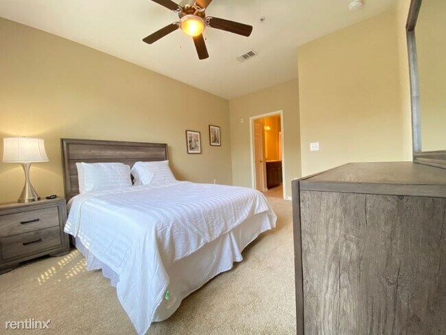 Building Photo - 1841 Bearberry Cir