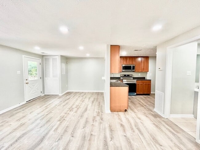 Building Photo - 60 Whitechurch Ct
