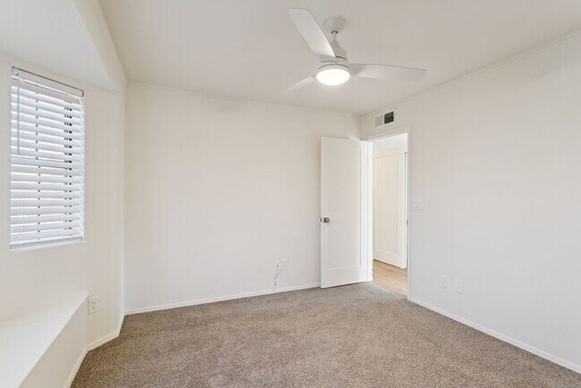 Building Photo - 923 N 59th St