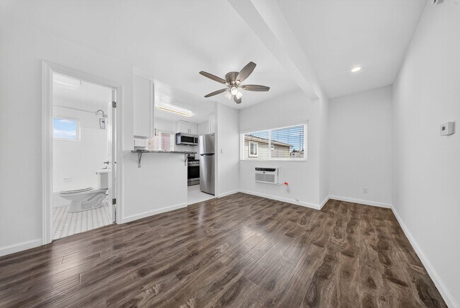 Interior Photo - 2231 Hauser Blvd
