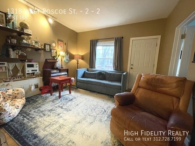 Building Photo - 1318 W Roscoe St