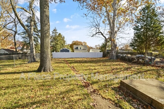 Building Photo - 2976 Kincaid Ave