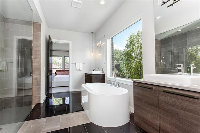 Building Photo - 2468 Electra Dr