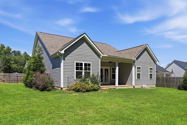 Building Photo - 233 Forester Dr