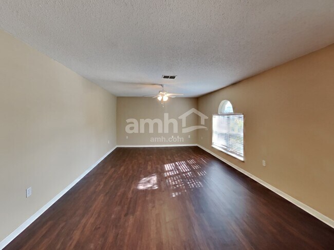 Building Photo - 31443 Loch Aline Dr