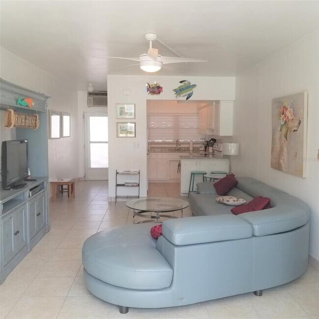 Building Photo - 7050 Sunset Way