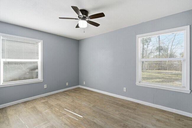 Building Photo - 2310 Merle St