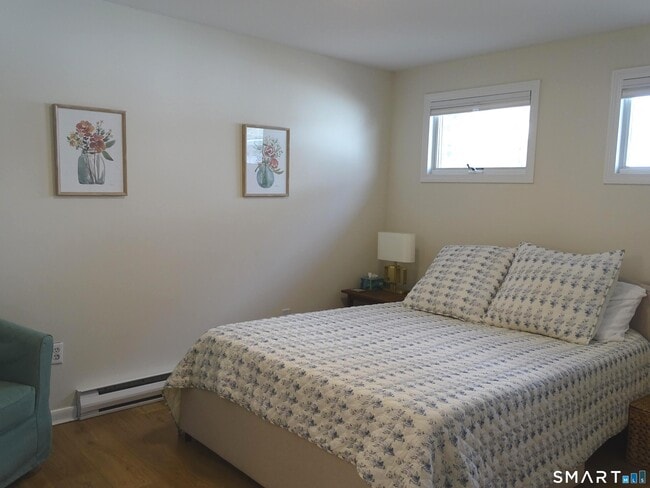 Building Photo - 81 Church St