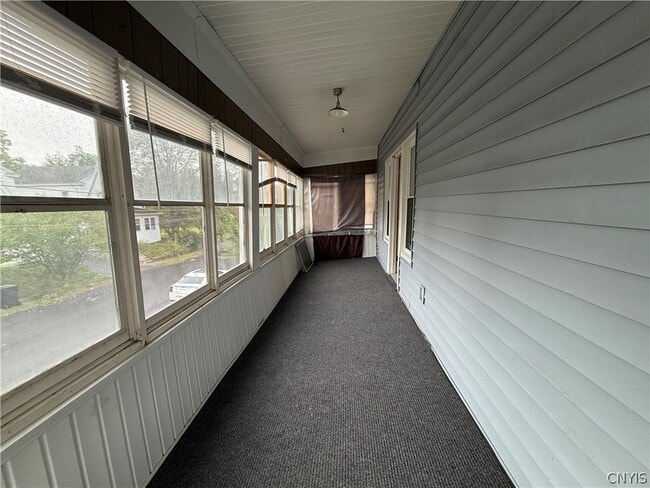 Building Photo - 526 Boyden St