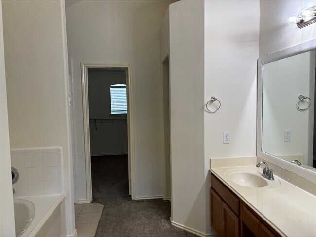 Building Photo - 21223 Colton Cove Dr