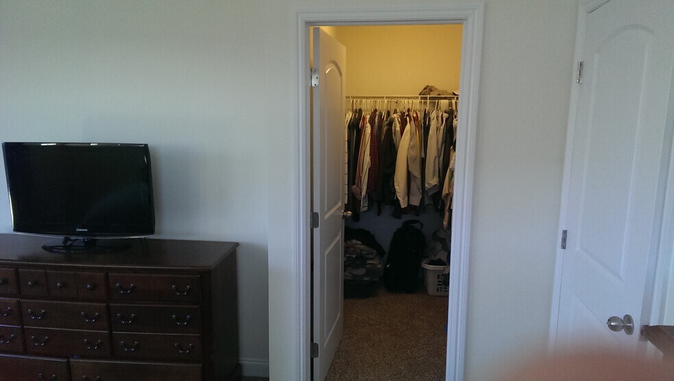 Building Photo - 5443 Spring River Ave