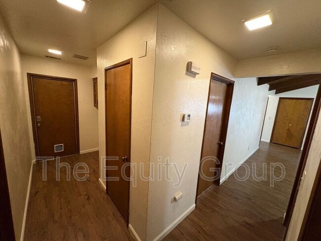 Building Photo - 2943 W Ashland Ave