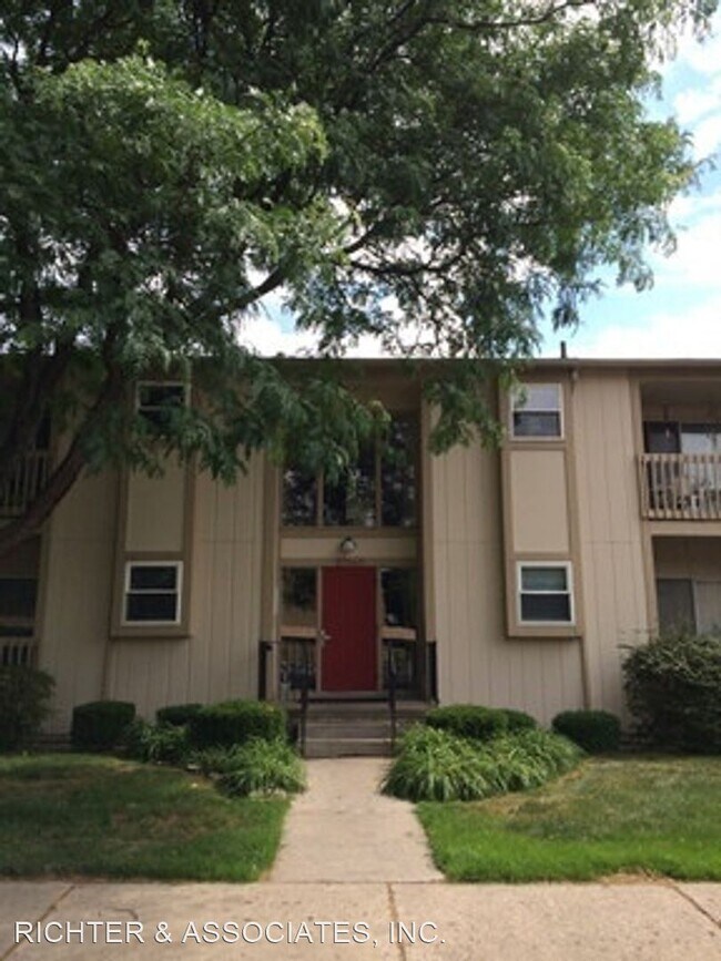 27840 Berrywood Ln 27840 Berrywood Ln Farmington Hills MI 48334