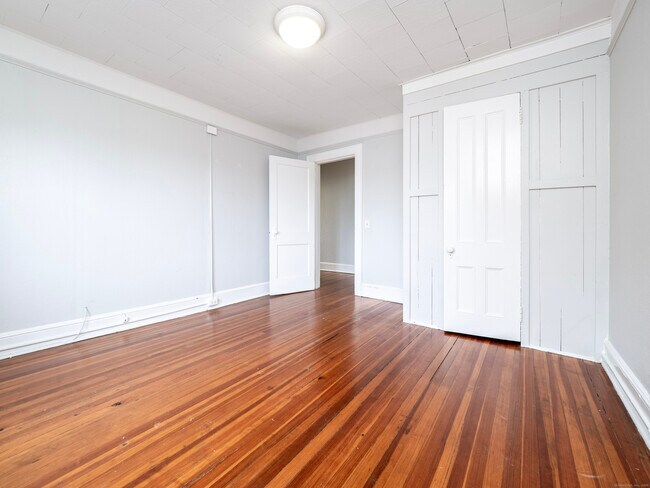 Building Photo - 33 Seaview Ave