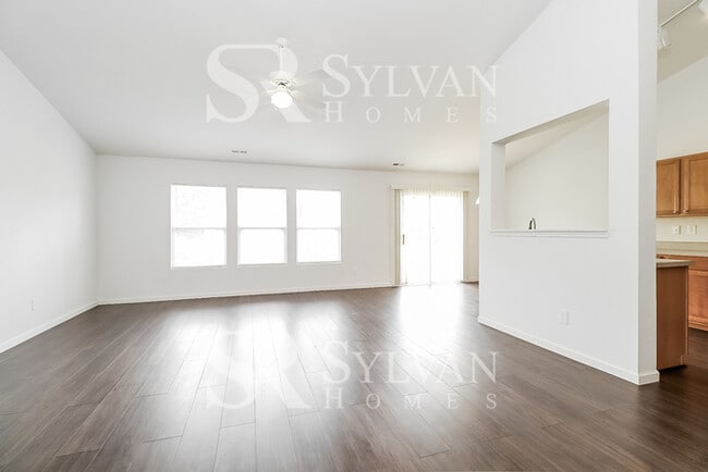 Building Photo - This adorable home is ready for your personal touch!