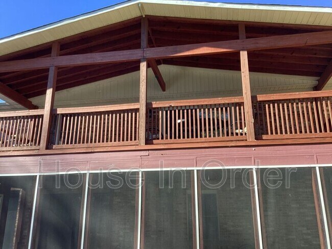 Building Photo - 112 Crooked Creek Rd