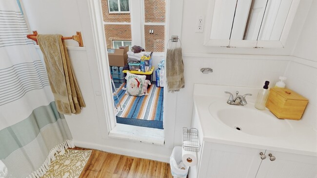 Building Photo - 64 Winslow Ave