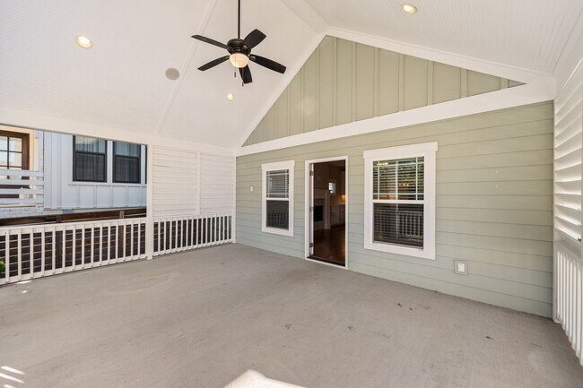 Building Photo - 835 Gale Ln