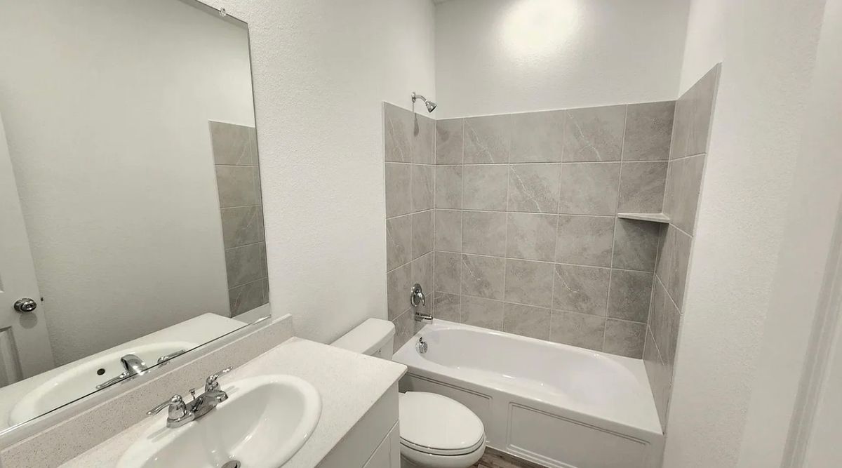 Building Photo - 1000 Chip St