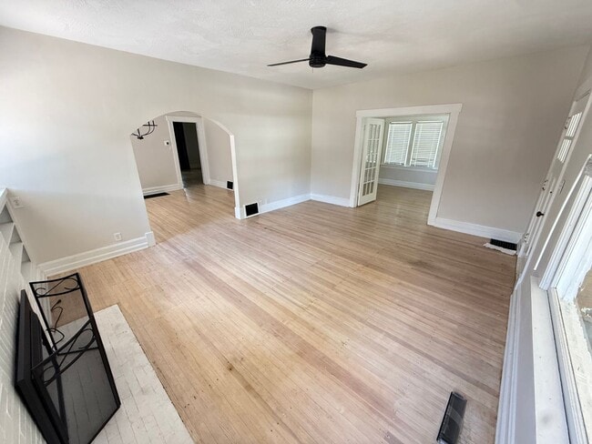 Building Photo - 3 Bed 1 Bath in Roundtree