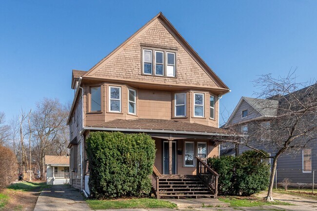 Building Photo - 679-703 Sherman St