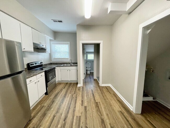 Building Photo - oliver322