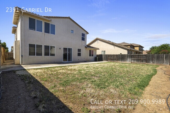 Building Photo - 2391 Gabriel Dr