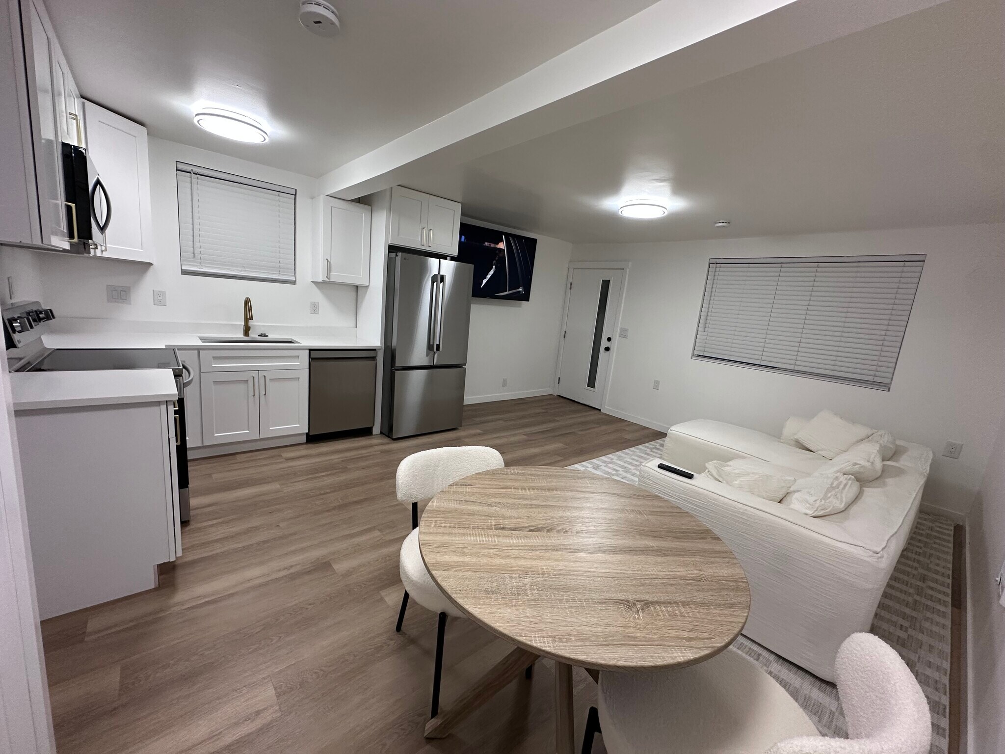 Building Photo - 1747 NE 147th St