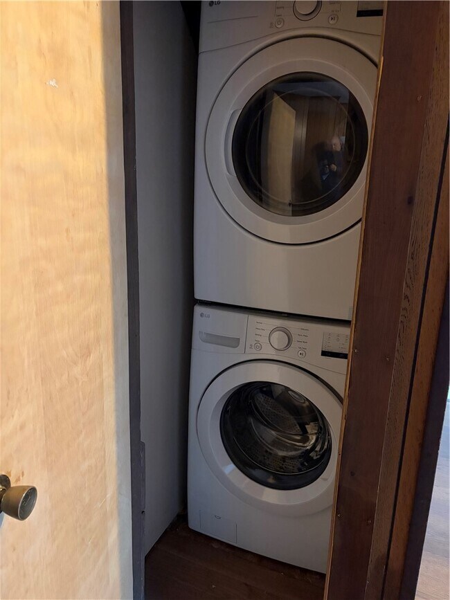 Building Photo - 1538 Slaterville Rd