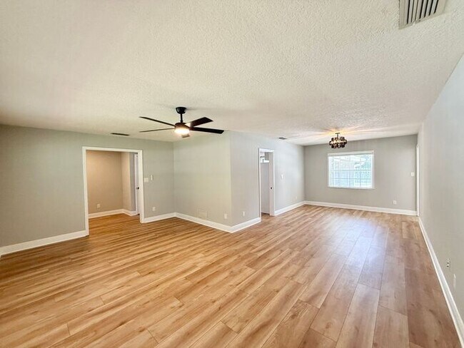 Building Photo - 4/3 WINTER PARK POOL HOME WITH WINTER PARK SCHOOLS! (Orange County Winter Park Schools)