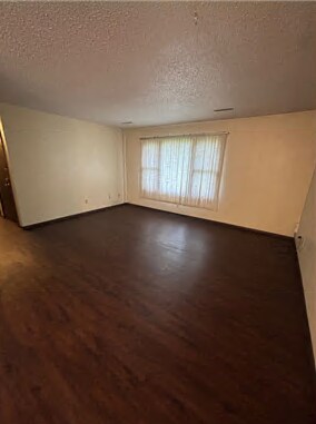 Building Photo - 1461 Valley View Dr