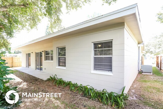 Building Photo - 8875 Orange Blossom Dr