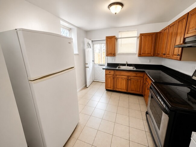 Building Photo - 2624 Gerritt St