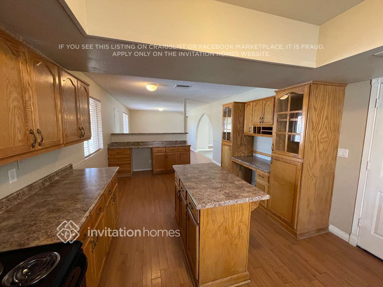 Building Photo - 626 E Via Elena St