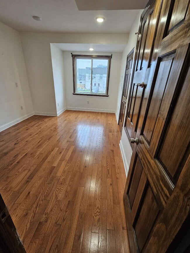 Building Photo - 1229 N 15th St