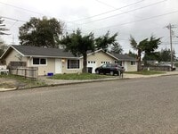 Building Photo - 2081