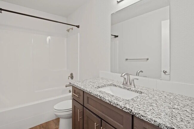 Building Photo - "Spacious 3-Bedroom Duplex Retreat on Park...