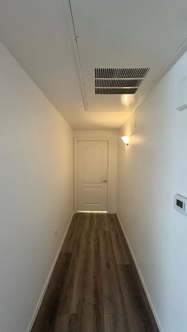 Building Photo - Gated Community 2 bedroom 1 car garage