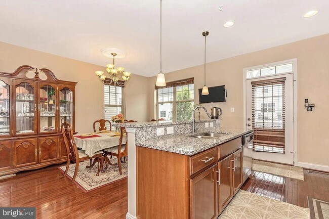 Building Photo - 11882 Country Squire Way