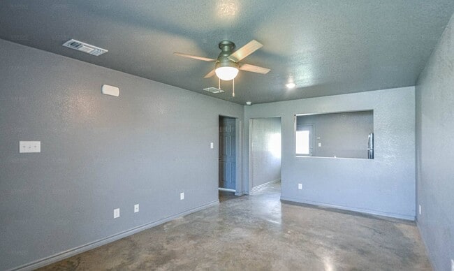 Building Photo - 2816 Leroy Cir