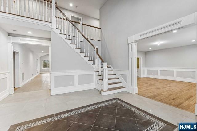 Building Photo - 25 Jones