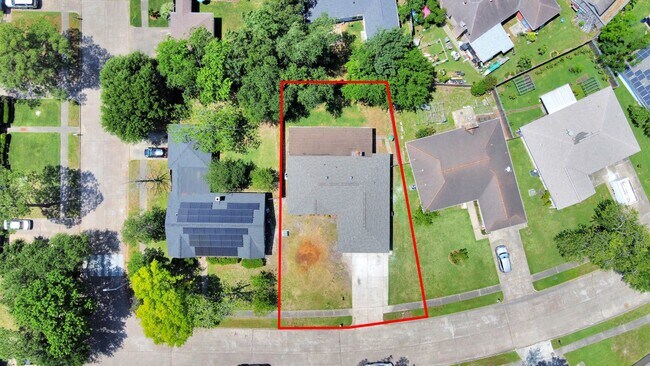 Building Photo - 10707 Shannon Hills Dr