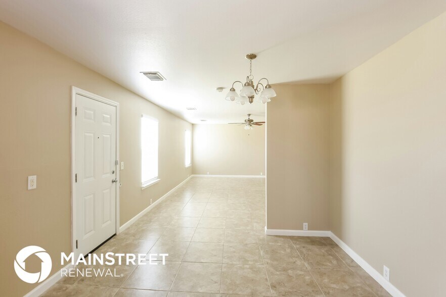 Building Photo - 8130 Rosespur Park