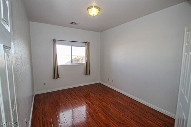 Building Photo - 132 Cadrow Castle Ct