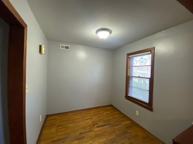 Building Photo - 507 N Meridian Ave