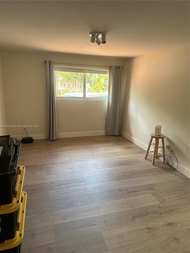 Building Photo - 9257 NW 9th Pl