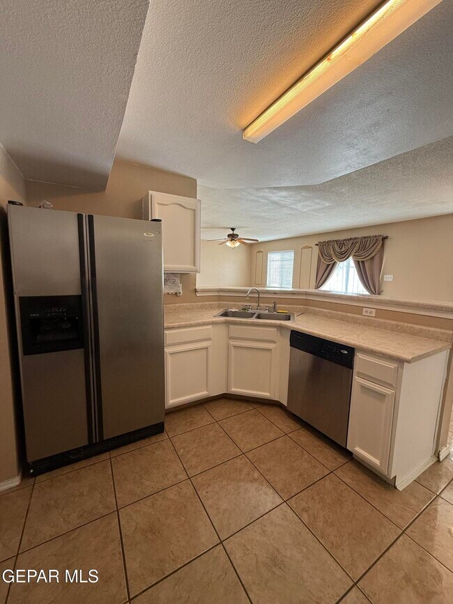 Building Photo - 3644 Tierra Bahia Dr