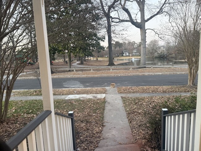 Building Photo - 840 Byrd Ave